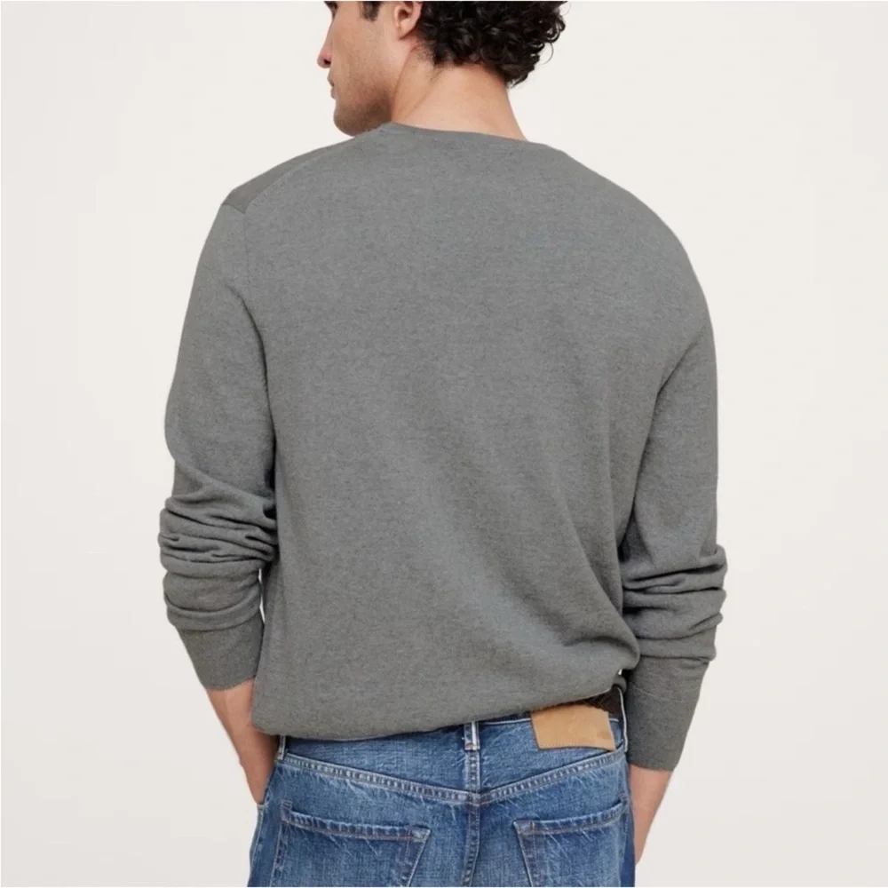 Banana Republic Italian Merino Crew Neck Sweater. NWT MEDIUM TALL